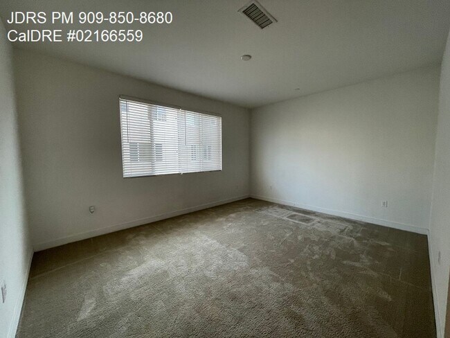 Foto del edificio - El Monte 2 Bedroom Townhome