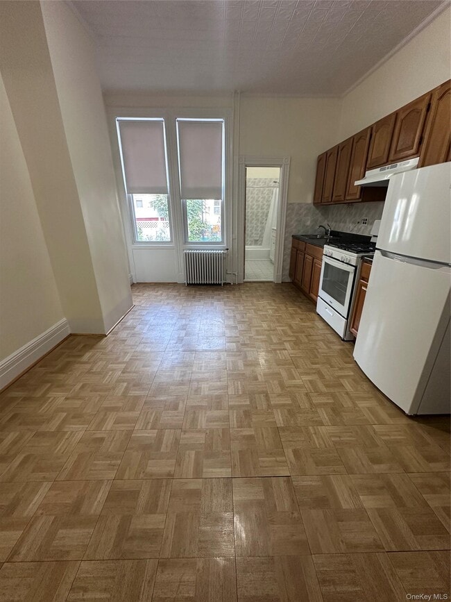 Foto del edificio - 19-39 Gates Ave