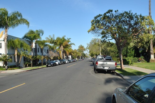 Building Photo - Beautiful Bluff Park -  Long Beach Condo