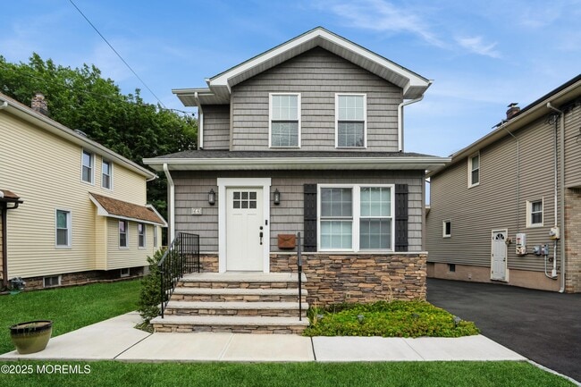 Building Photo - 64 Oakridge Ave