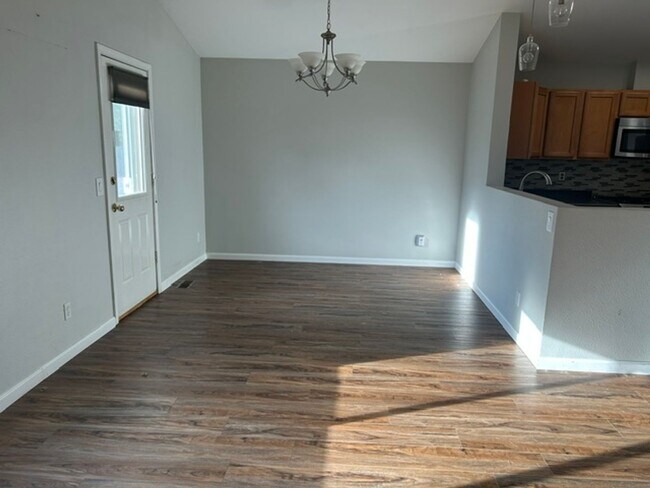 Building Photo - 12057 Regency Dr