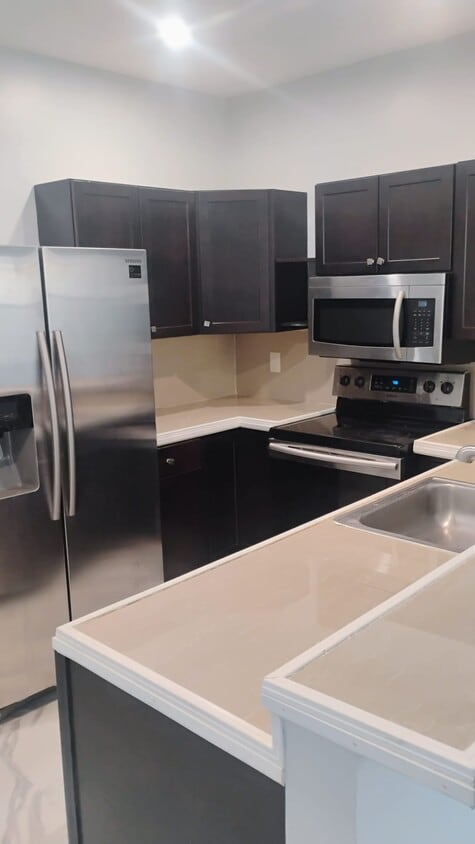 Foto del edificio - 525 NW 87th Way