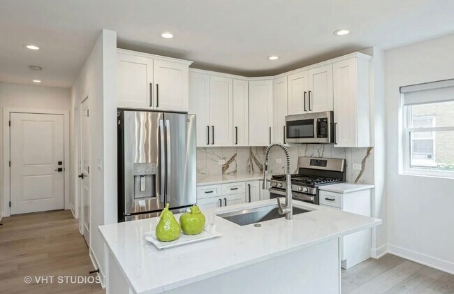 Foto del edificio - 823 N La Grange Rd