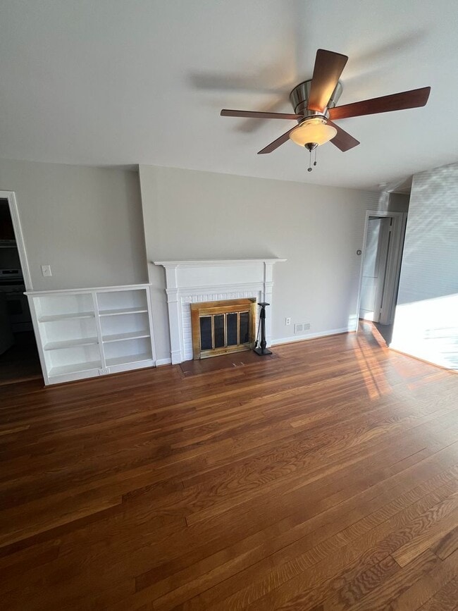 Foto del edificio - 7908 Wellington Rd