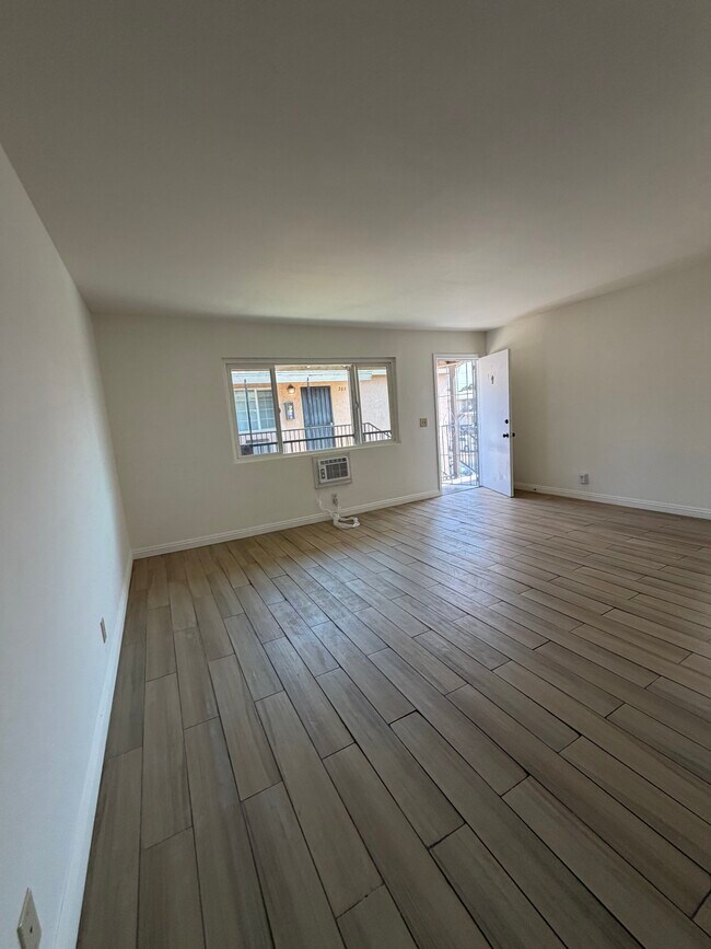 Foto del edificio - 159 N Vecino Dr