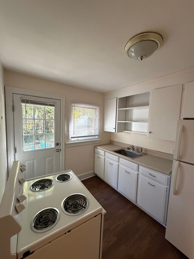 Building Photo - Prime Location Near Wade Avenue!