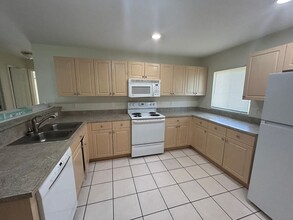 Building Photo - 870 Rue Labeau Cir