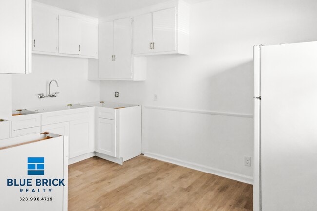 Foto del edificio - 12805 Vanowen St
