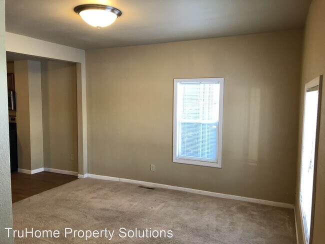 Building Photo - 3 br, 2 bath House - 911 North 4th Street
