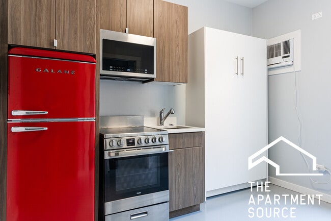 Photo - 4700 N Racine Ave Apartment