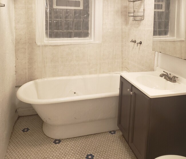 Foto del edificio - 2922 N Albany Ave