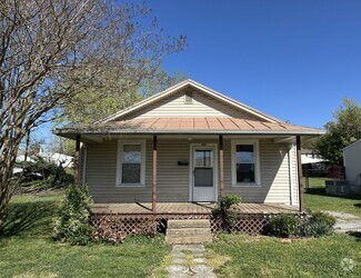 Building Photo - 1006 7th St