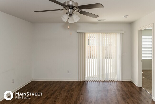 Foto del edificio - 905 Hawthorn Ln