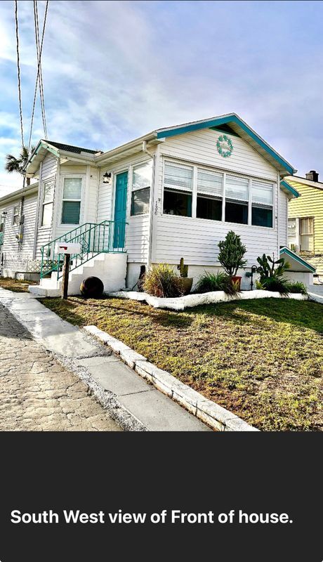 Foto del edificio - 136 S Oleander Ave