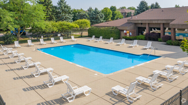 Pool - Dover Hills Apartments