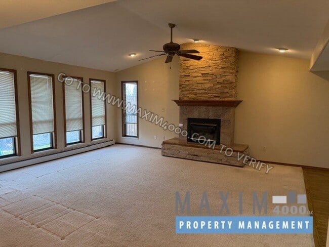 Building Photo - 3530 Ponderosa Way