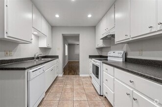 Building Photo - 2200 W Rosedale St S