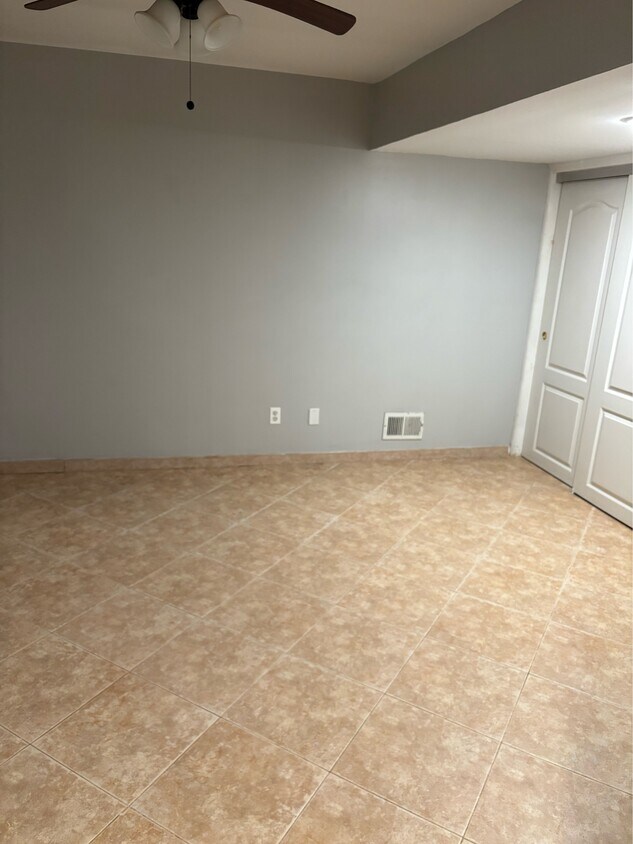 Foto principal - 129 Alberta Ave