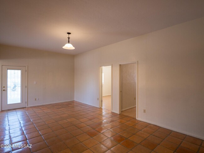 Building Photo - 4611 S Palant Dr