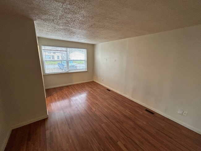Building Photo - 13072 High St