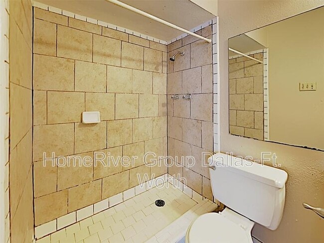 Building Photo - 2106 Austin Dr