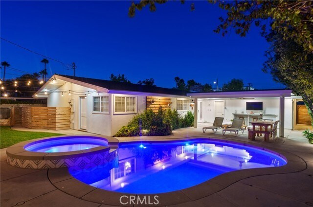 Building Photo - 2273 Columbia Dr