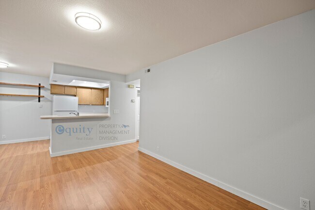 Foto del edificio - 989 Creekhill Ln
