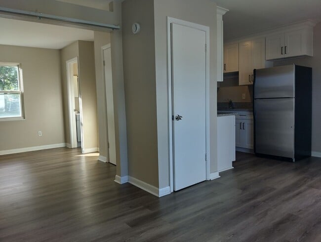 Building Photo - 7602 Bellehaven Dr