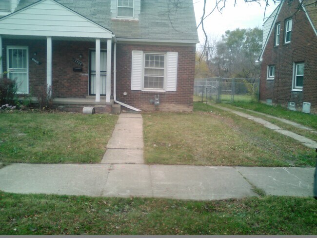 Foto del edificio - 12709 Kelly Rd