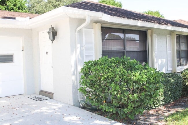 Building Photo - 9780 Pecan Tree Dr