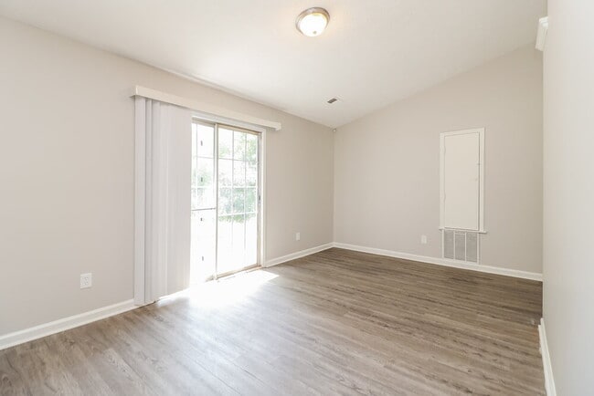 Building Photo - 3810 Greenbrook Dr