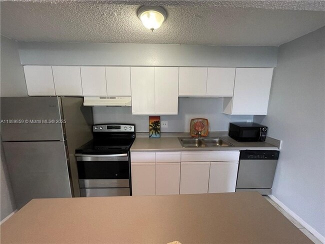 Foto del edificio - 3985 W McNab Rd