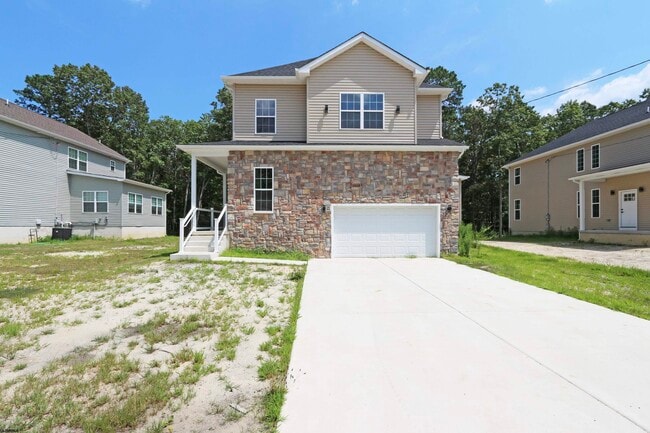 Building Photo - 438A Redwood Ave