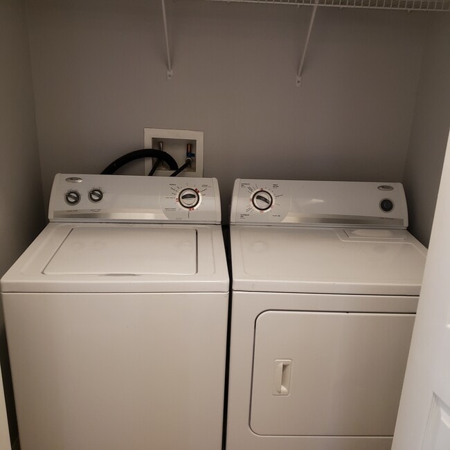 Building Photo - 2771 Oakwater Dr