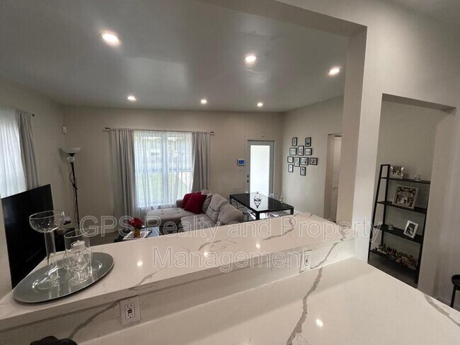 Foto del edificio - 1230 NW 125th St