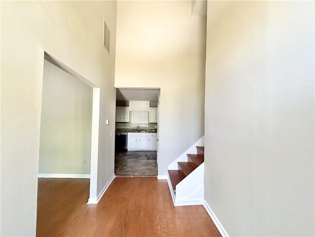 Building Photo - 9433 Cedar Creek Pl