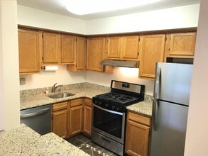Building Photo - 301 Trinity Ct