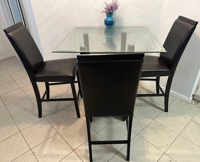 Área de comedor - 3121 Sondra Dr