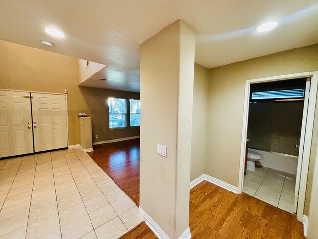Foto del edificio - 2064 W Avenue K6
