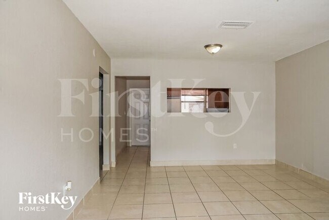 Foto del edificio - 3453 NW 191st St