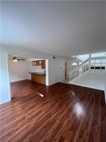 Primary Photo - 264 Sunshine Dr