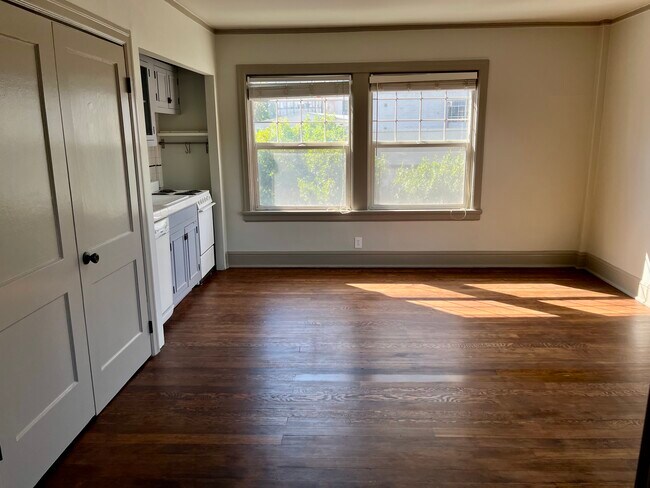 Estudio (interior) - 20 NW 16th Ave