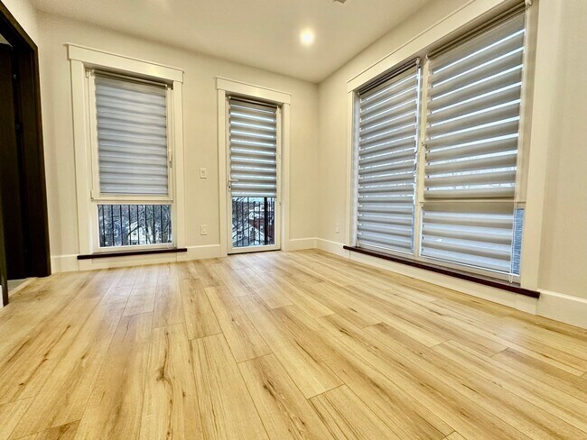 Foto del edificio - Luxurious 5-bed/4 bath Fort Hill apartment near Near BU and Northeastern - great location!