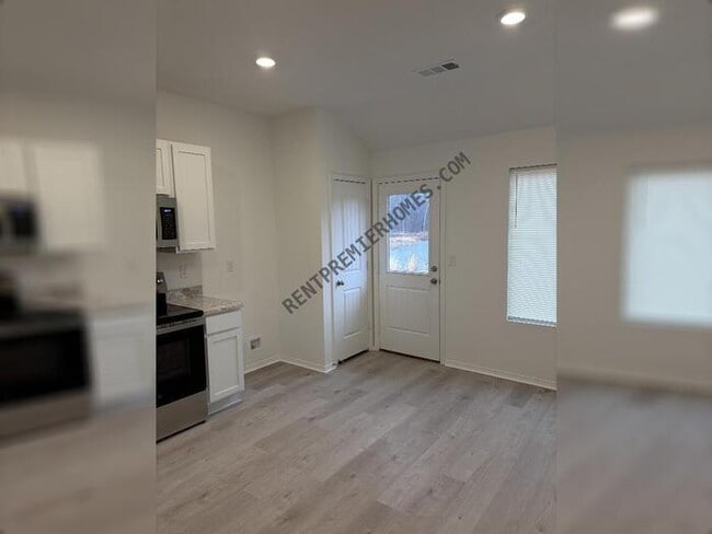 Foto del edificio - 43 Remington Ln