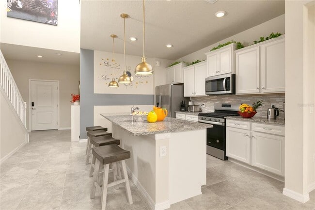 Building Photo - 7227 Oakmoss Loop