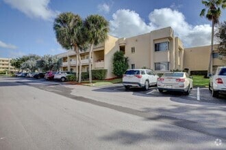 Building Photo - 3212 Strawflower Way