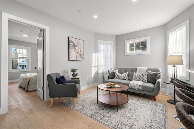 Foto del edificio - 679-683-683 Columbia Rd