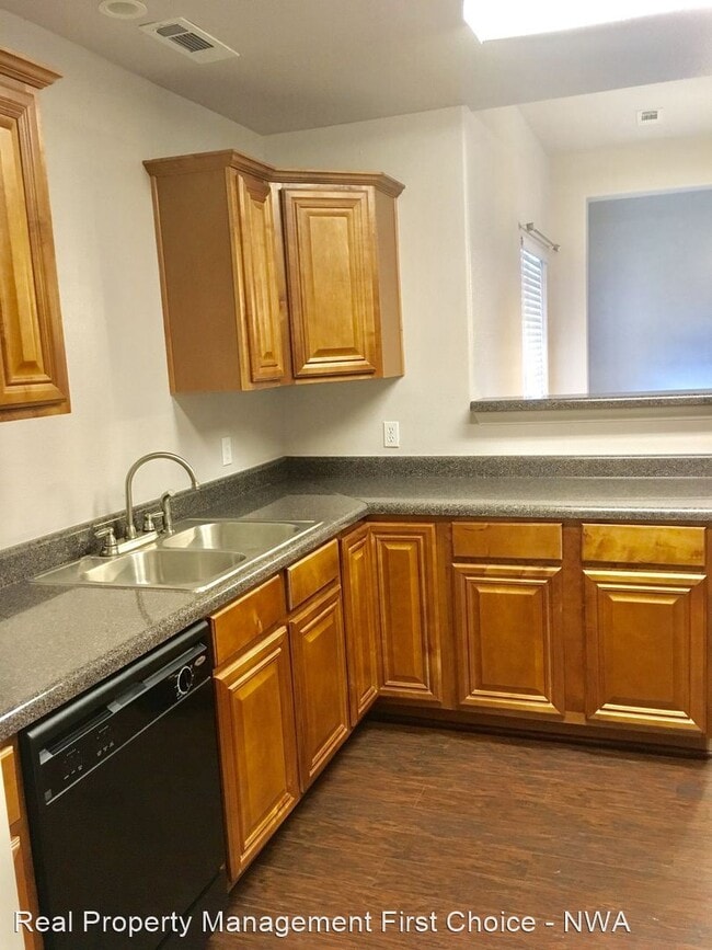 Building Photo - 3 br, 2 bath House - 803 E Southern Trace