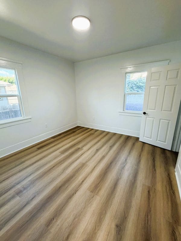 Foto del edificio - 1169 E Broadway