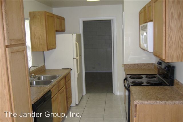 Building Photo - 3 br, 1.5 bath House - 8405 Esperanza Street